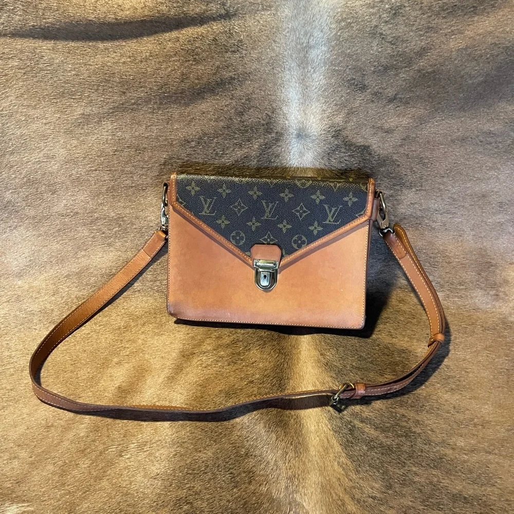 LOUIS VUITTON Vintage Monogram Sac Biface Hand Bag - Picture 2 of 8